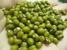 Whole green mung beans