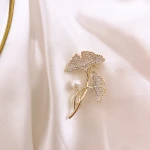 Wholesale Korean Fashion Ginkgo Leaf Biloba Pearl Zircon Crystal Rhinestone Jewelry Brooch Pins for Men Women