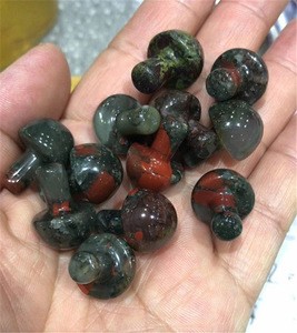 Wholesale Natural quartz Hand carved small dragon blood mushroom healing crystal for sale