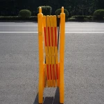 Yellow Plastic Mobile Expanding Safety Barrier For Traffic Control