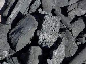 Quality 80% Carbon Content Lump Shaped Hardwood Black Charcoal