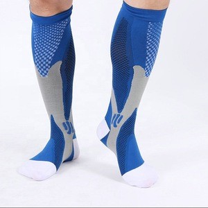 2019 trending products spandex running compression cycling socks with WOVEN LOGO