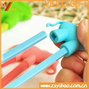 Custom hot sales children learning bamboo silicone chopsticks with helper