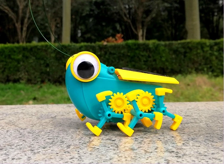 Kids DIY solar toys powered toy cricket grasshopper STEM educational hot selling