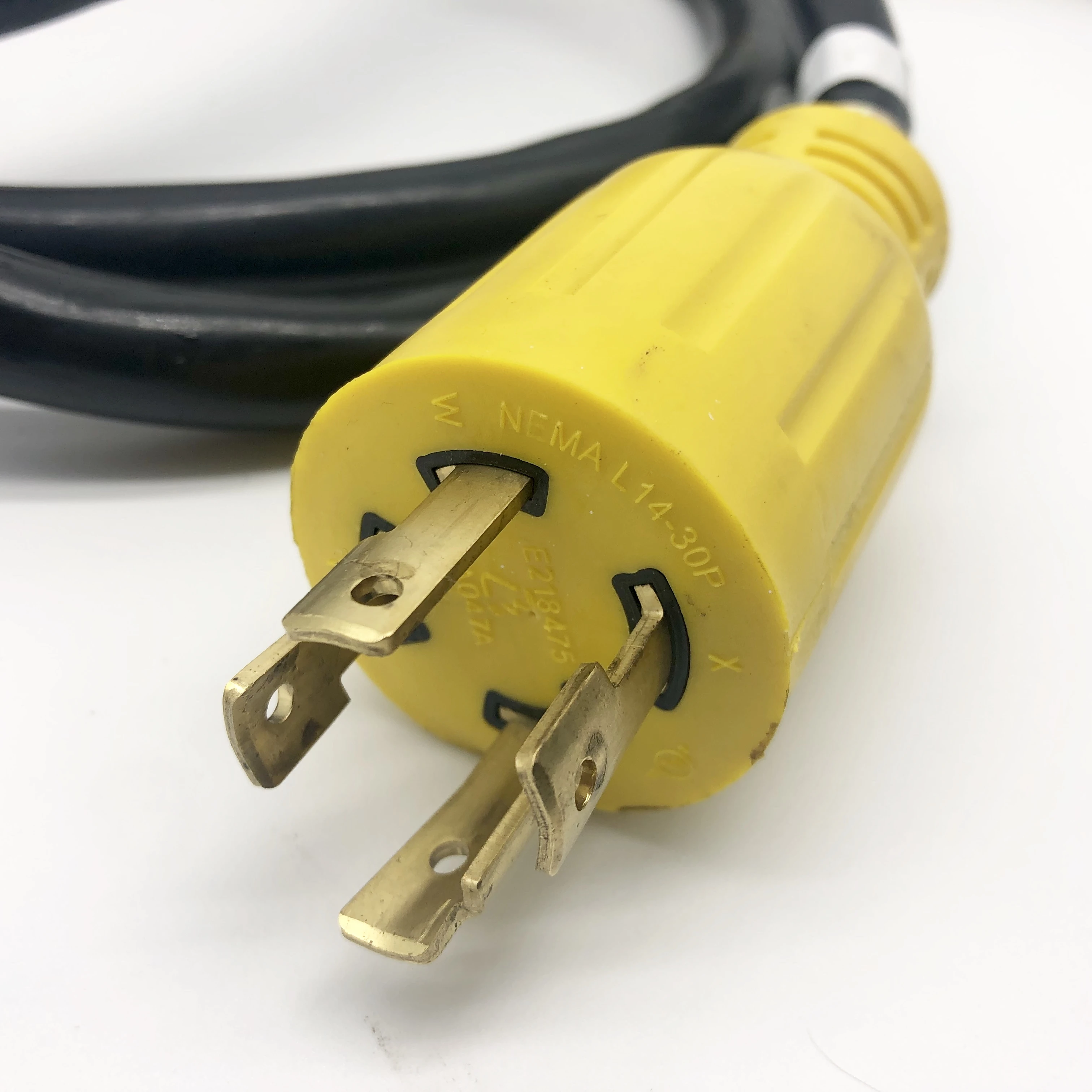Locking power supply cord with 3 Outlet Extension cords strip