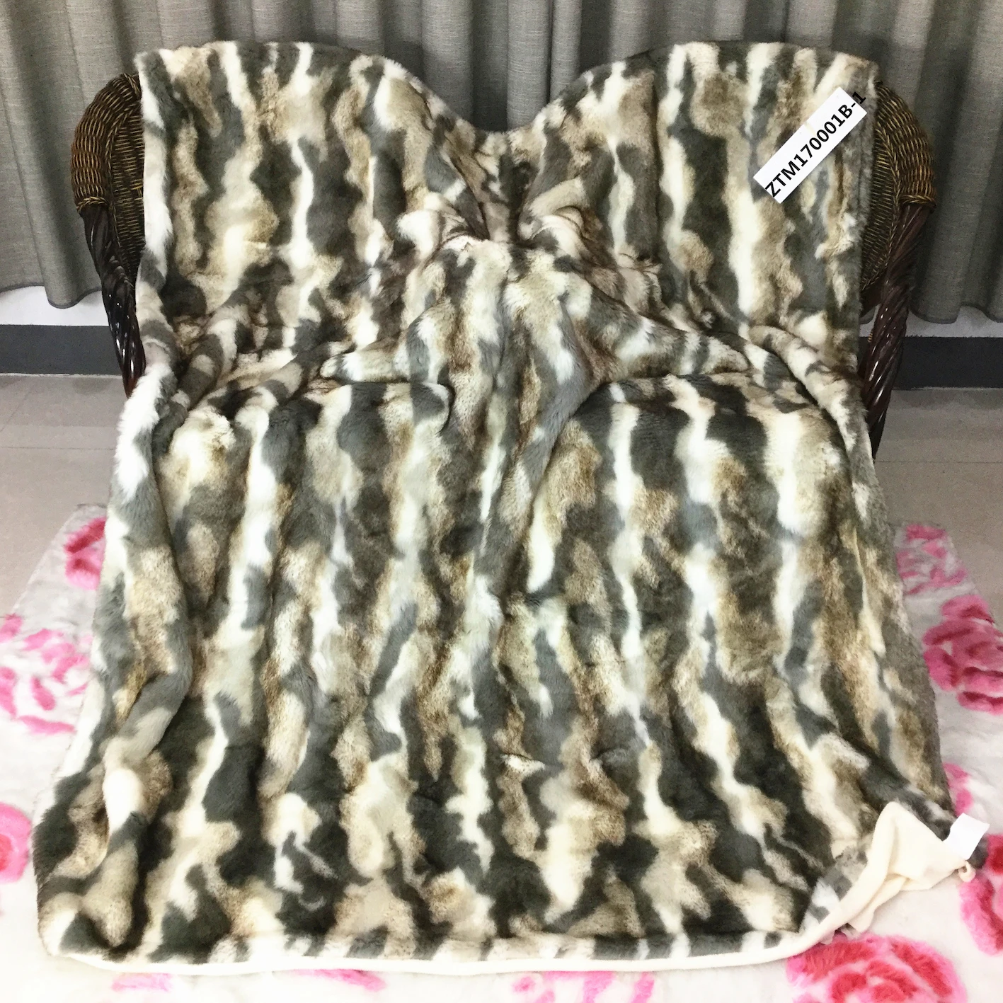 STABILE Customized Super Warm Heavy 100%Polyester Throw Faux Fur Blanket ZTM170001B