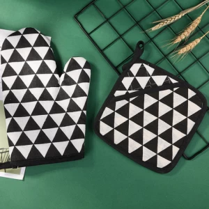 Thickened Cotton and Linen Oven Mitts Kitchen Gloves Pot Holder Sets with Simple Geometric Triangles Pattern
