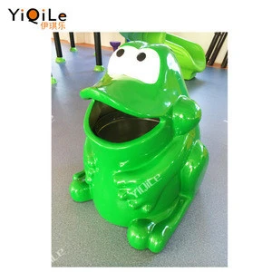 YiQiLe high quality amusement park outdoor receptacle waste bin frog shape trash can fibre glass trash can for durable using