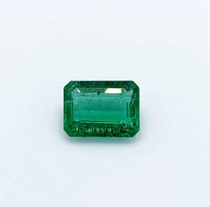 Sparkling, vivid 6.5 carat Emerald