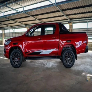 Cheap To-yo-ta Hilux diesel pickup 4x4 double / single cabin available