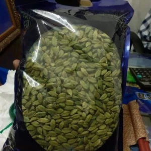 Spices & Herbs Products green cardamom