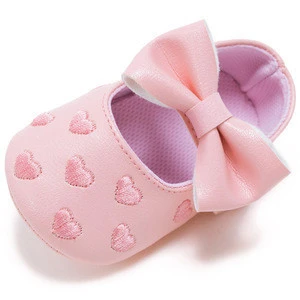 2018 Top selling comfortable embroidery soft soles baby shoes