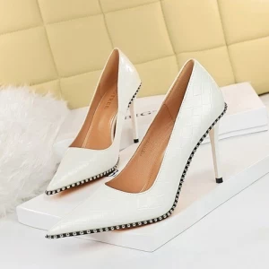 2022 Plus size wholesale price PU leather upper 10.5 cm women heels high heels ladies high heel shoes