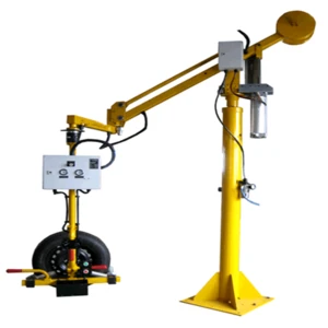 Economical Column Mounted automotive tire Manipulator lifting equipment with 360 degree rotation joint arm