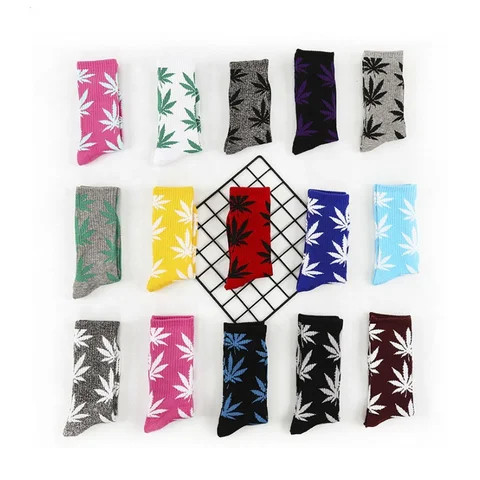 High Quality Couple Maple Leaf Anti-Odor Athletic Mid-Calf Cotton Socks