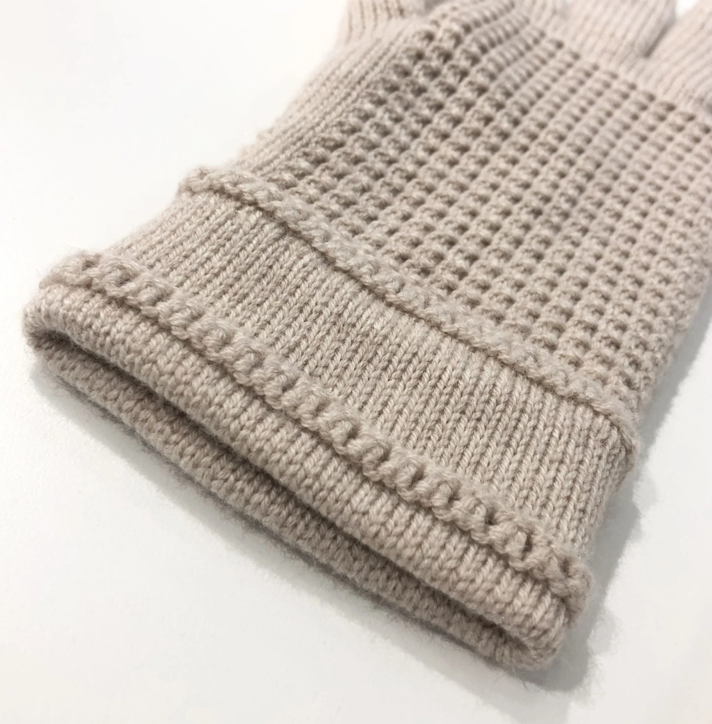 hollowed cable winter mitten