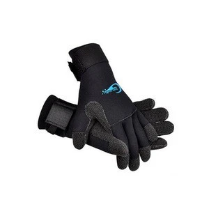 neoprene diving gloves from spearfishing
