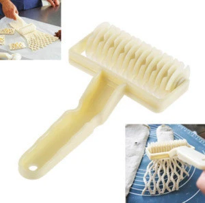 New Pie Pizza Cookie Cutter Pastry Plastic Baking Tools Bakeware Embossing Dough Roller Lattice Cutter EA267