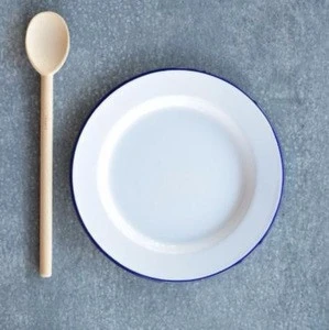 Personalised White 16-26cm Metal Enamel Coating Food Dishes Dinner Plate Enamel Tableware Tin Plate with Blue Rim