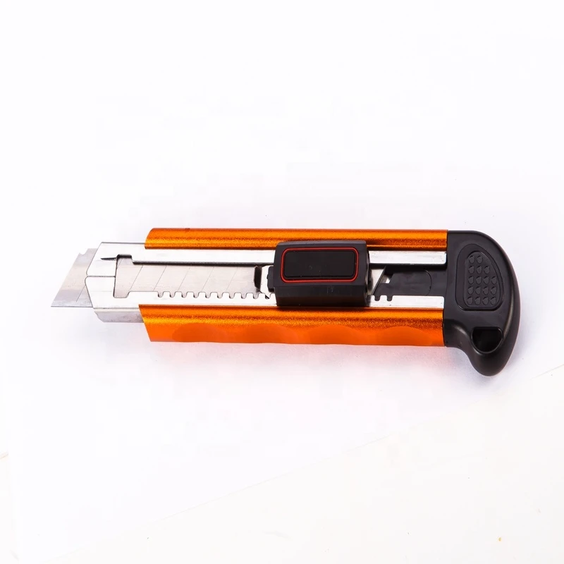 The latest high-quality exclusive product patent product 18mm plastic ABS art knife 5 blades office utility knife knob pusher