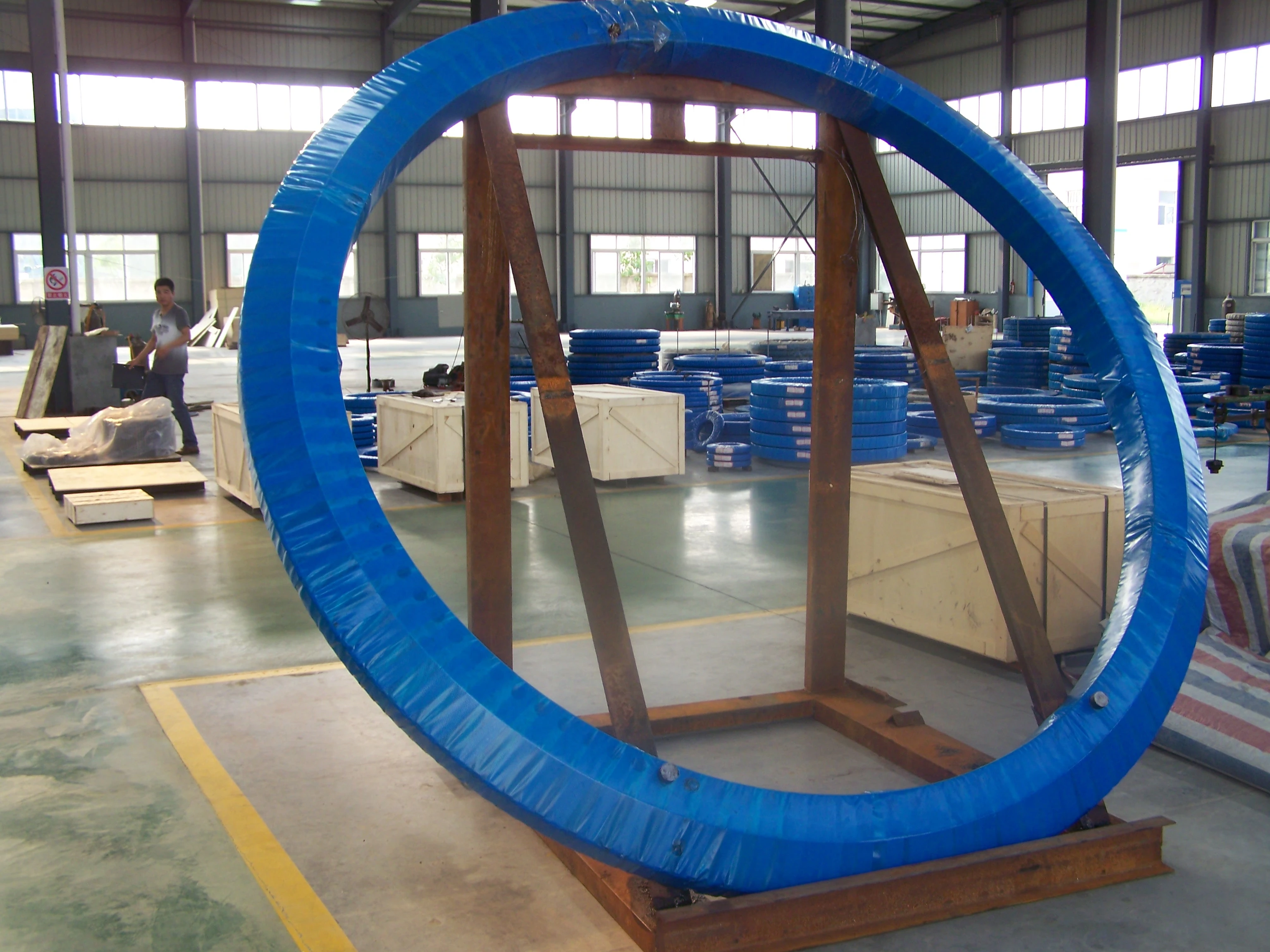Thrust load slewing bearing with heavy loading for crane equipment rotating steel ball/roller spare parts