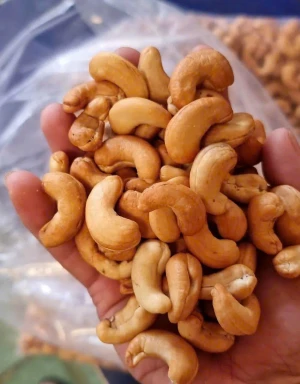 VIETNAMESE CASHEW NUTS