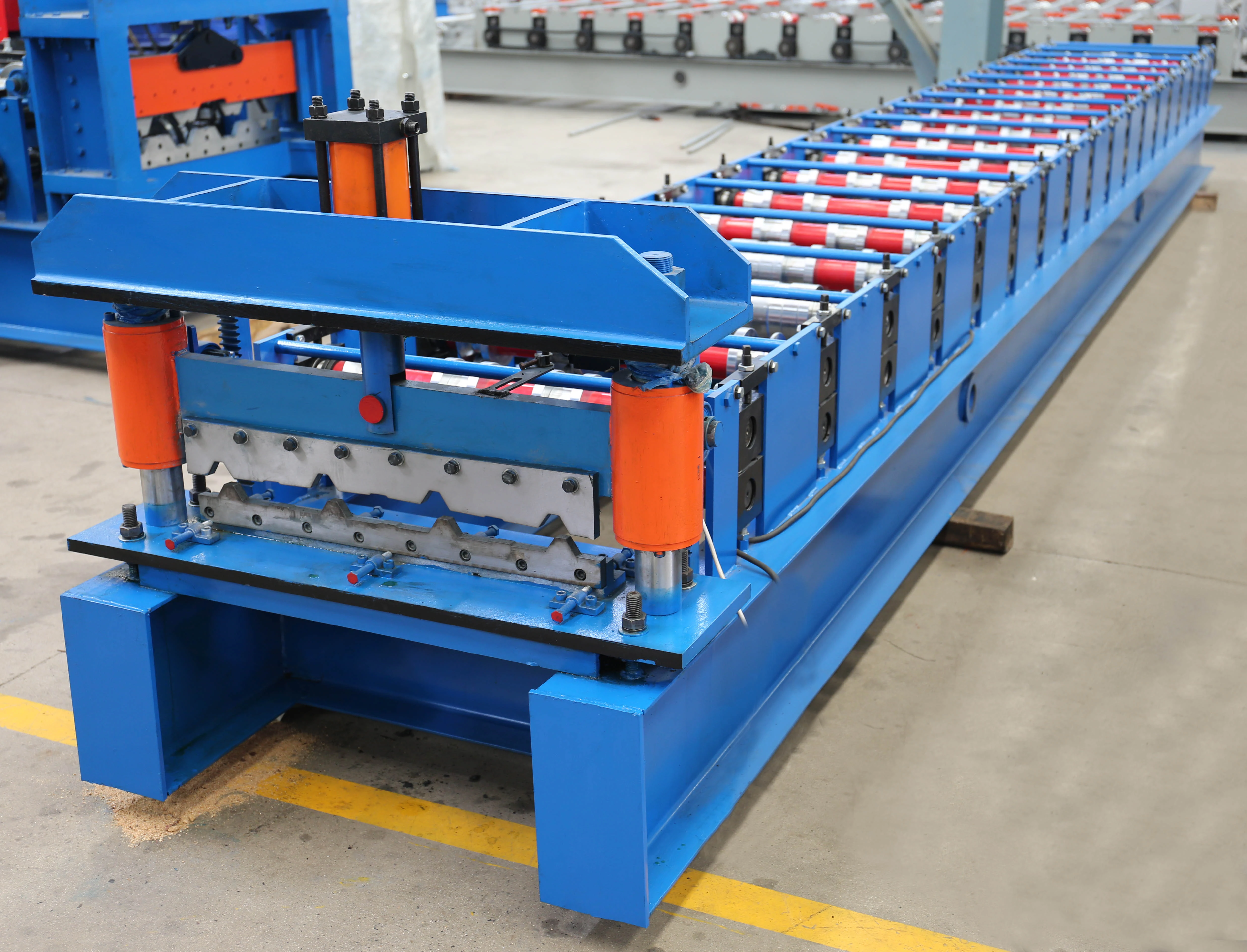2020 New type metal color roofing  sheet roll forming machine