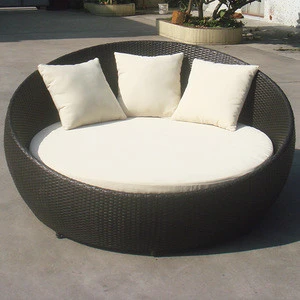 All-weather Beach/Swimming Pool Side Rattan Chaise Lounge