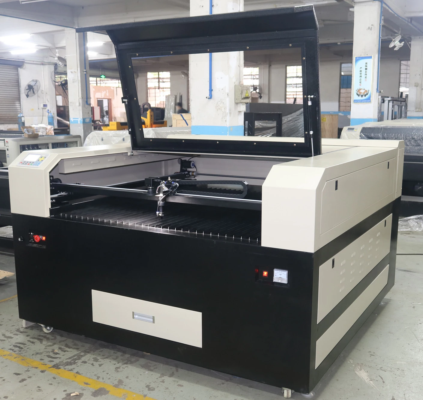 HM-T1610(CCD) Double Head Laser Machine Processing Area : 1600*1000mm Power 200W
