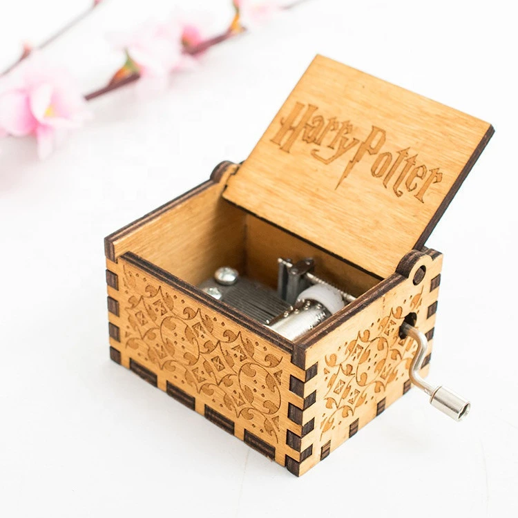 Hot Selling Classical Hand Crank Wooden Music Box Engraved Wooden Music Box Harry Potter Baby Wood Music Box