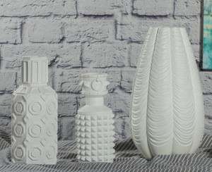Hotel supplier geometry resin white vase for home interior decoration