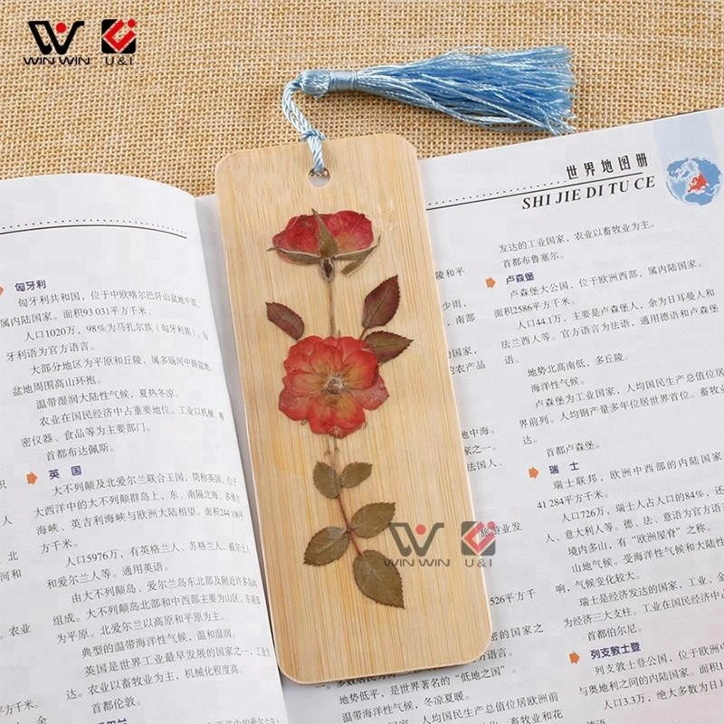 Laser Carving Natural Wooden Keychain Customized Logo Wood Crafts Decoration
