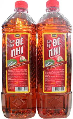 Nam Ngu de nhi fish sauce bottle 900ml