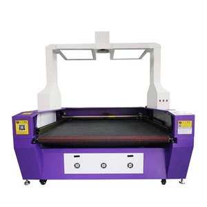 Automatic feeding clothing shoes industrial machinery Dongguan laser cutting machine