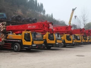 China Top Brand New 25 Ton Truck-mounted Crane SPC250 with Imported Engine