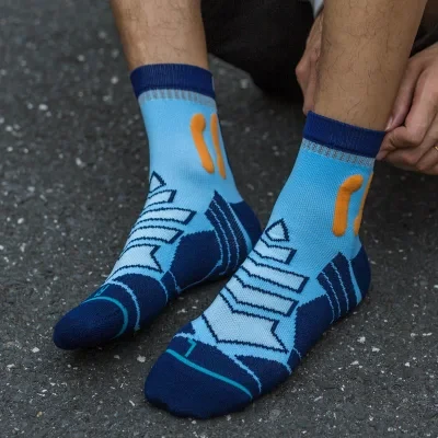 Custom Design Logo Anti Slip Crew Socks Non Slip Running Sports Grip Socks
