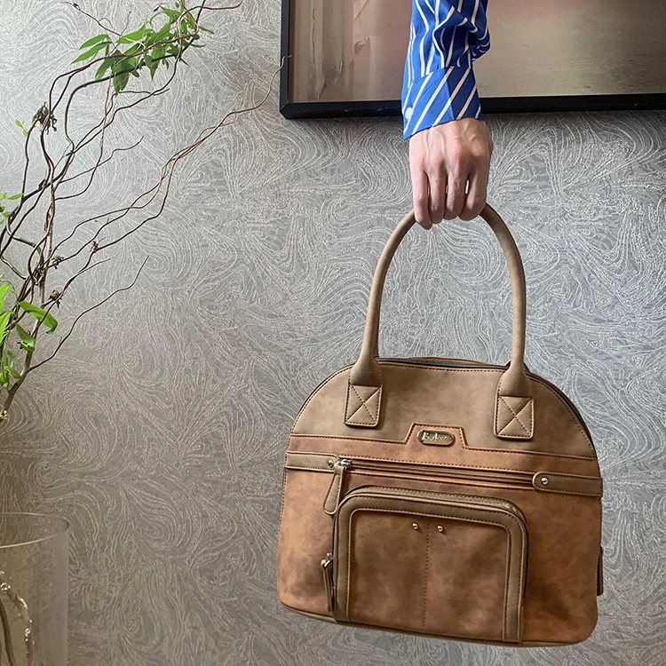 Factory direct sale high quality nubuck leather messenger bag fashionable and durable handbag