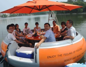 leisure bbq donut boat for 12 person of FRP material