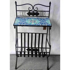 Metal  accent table with magazine  rack