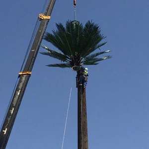 Palm frond for camouflaged telecom towers