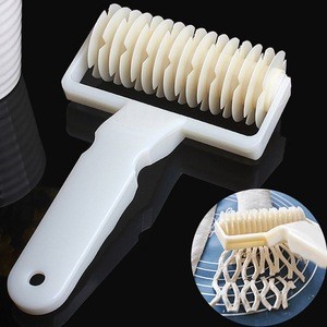 Plastic Pizza Roller Knife Pie Slicer Pastry Embossing Die Dough Lattice Cutter Pastry Tool with Wheel Baking Tools