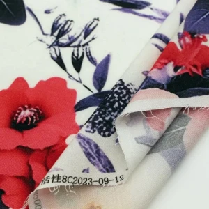 Professional textile supplier lightweight flower digital printing 30x30 68x68 rayon woven challis dress fabric wholesale