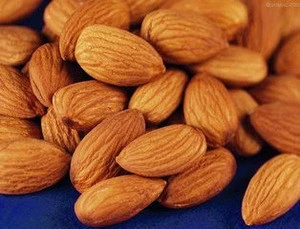Raw and Roasted Almond Nuts l Carbohydrates: 17.8g