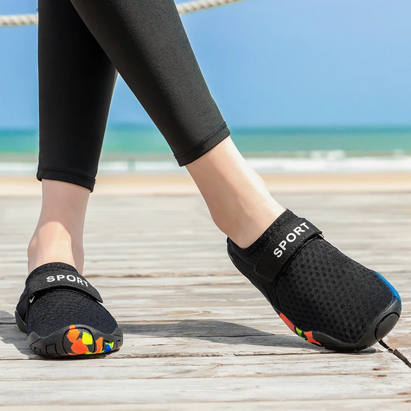 Uk Best Selling Products Black Manufacturer Men Swimming Beach Aqua Socks Water Shoes