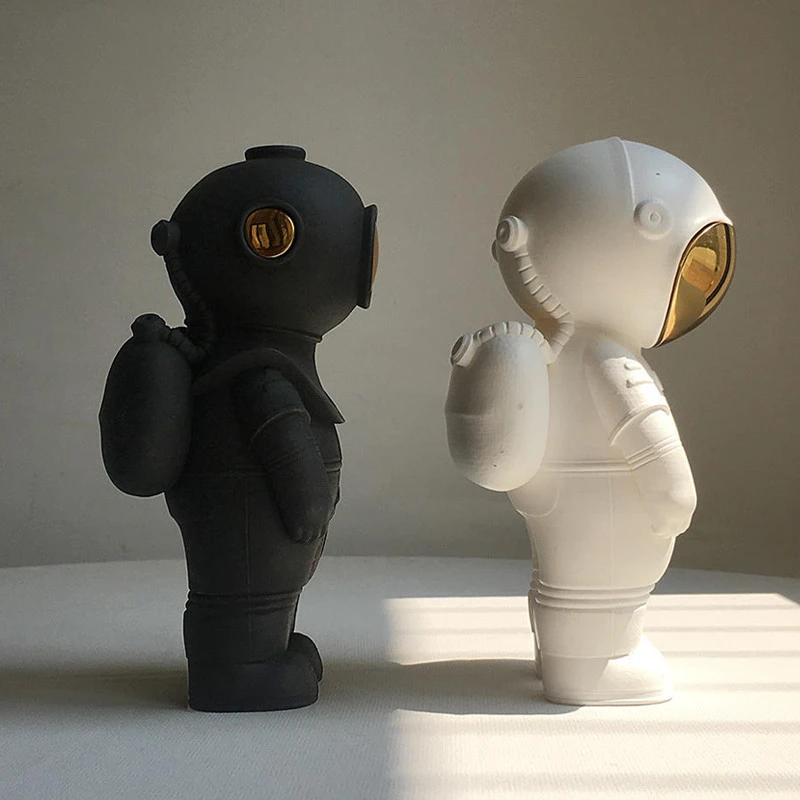 Wholesale  Cheap Price Astronaut Toy Home Decor Mini Resin Spaceman Astronaut Statue