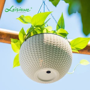 Wholesale modern indoor outdoor wicker rattan self watering plastic hanging basket plant pots flower pot hanging planter