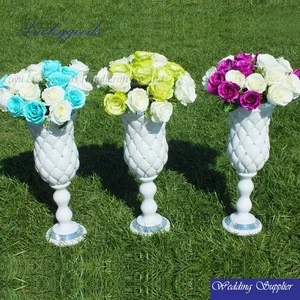 Wholesale restaurant table plastic flower vase in white color