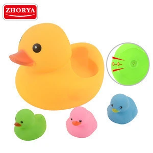 Zhorya wholesale bath toy floating rubber duck