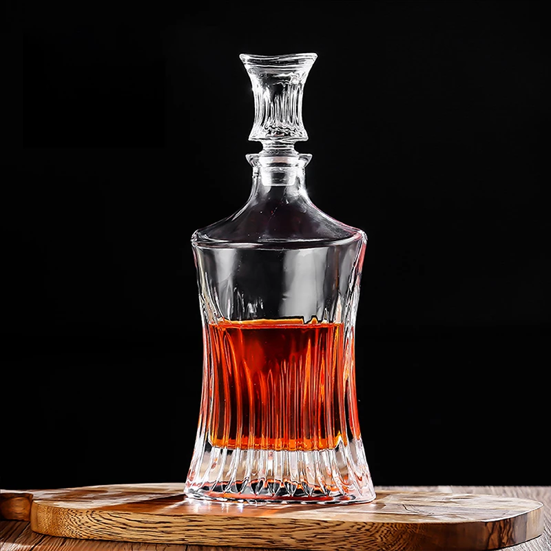 Amazon top seller fashioned single product 650ml engraved glass whiskey decanter
