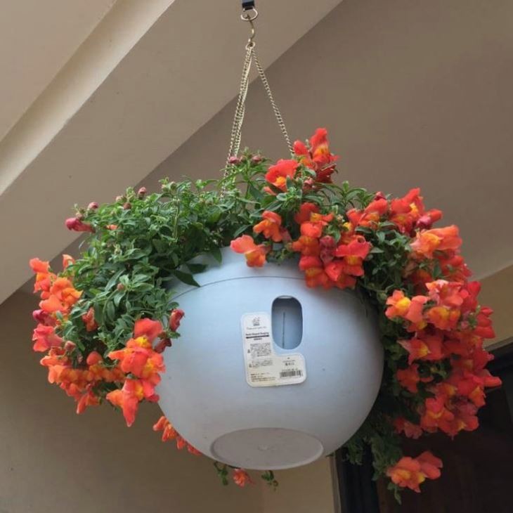 large size thickened resin plastic garden pot hanging wall planter